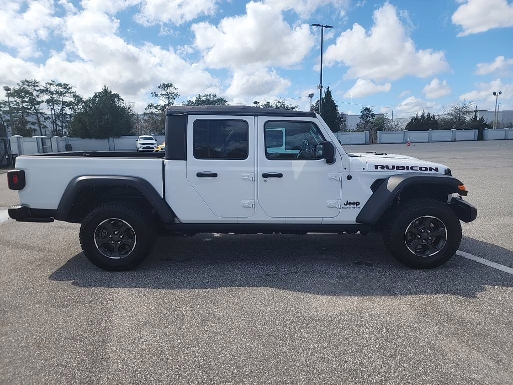 2022 Bright White Clearcoat Jeep Gladiator Rubicon 4X4 Truck