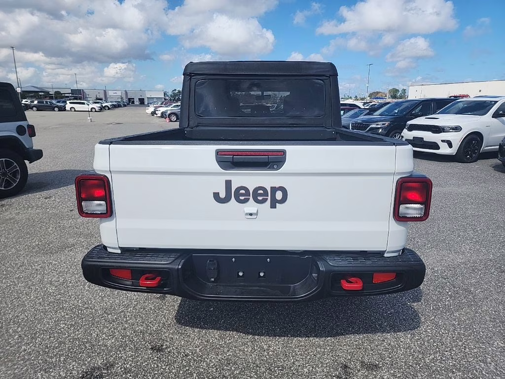 2022 Bright White Clearcoat Jeep Gladiator Rubicon 4X4 Truck