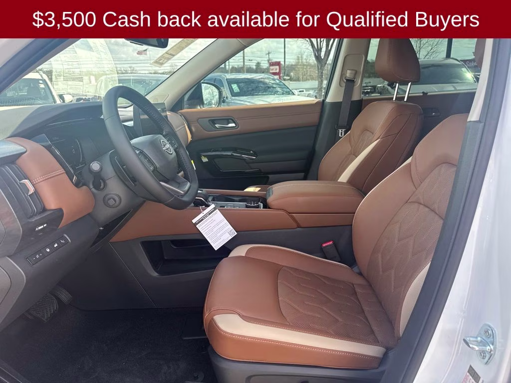 2026 Everest White Pearl Tricoat Nissan Pathfinder Platinum 4X4 SUV