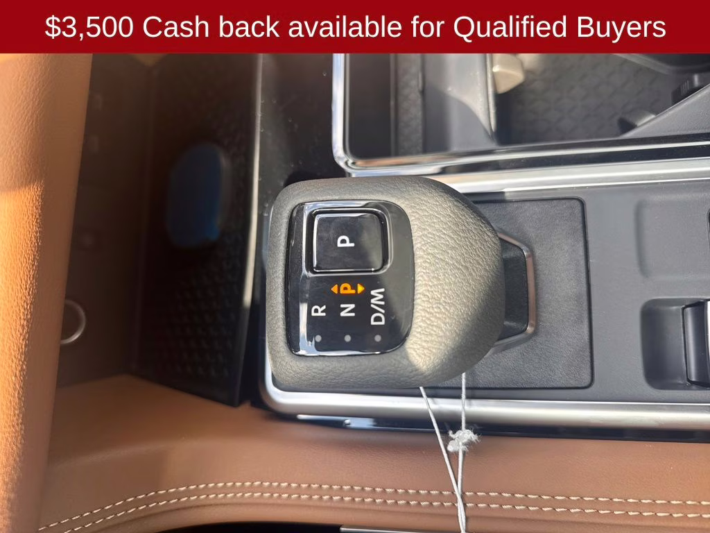 2026 Everest White Pearl Tricoat Nissan Pathfinder Platinum 4X4 SUV