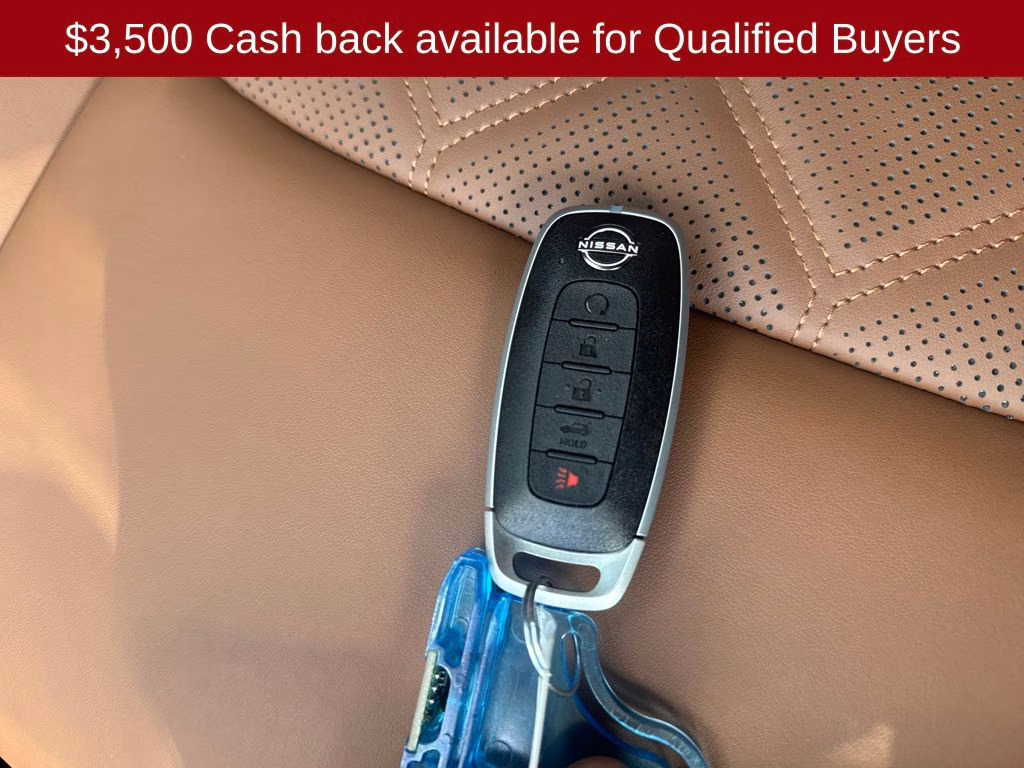 2026 Everest White Pearl Tricoat Nissan Pathfinder Platinum 4X4 SUV