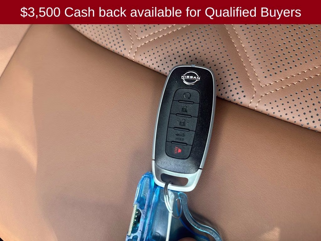 2026 Everest White Pearl Tricoat Nissan Pathfinder Platinum 4X4 SUV
