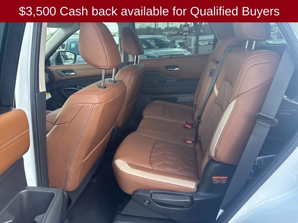 2026 Everest White Pearl Tricoat Nissan Pathfinder Platinum 4X4 SUV