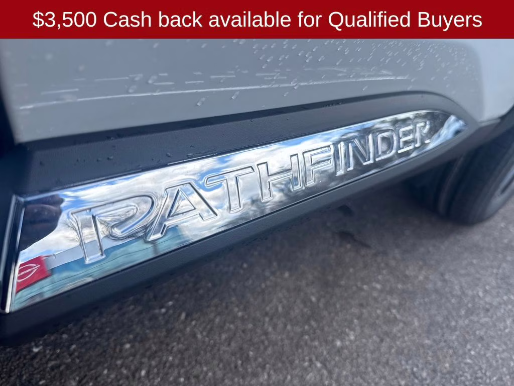 2026 Everest White Pearl Tricoat Nissan Pathfinder Platinum 4X4 SUV