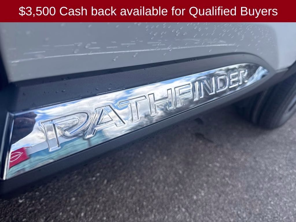 2026 Everest White Pearl Tricoat Nissan Pathfinder Platinum 4X4 SUV