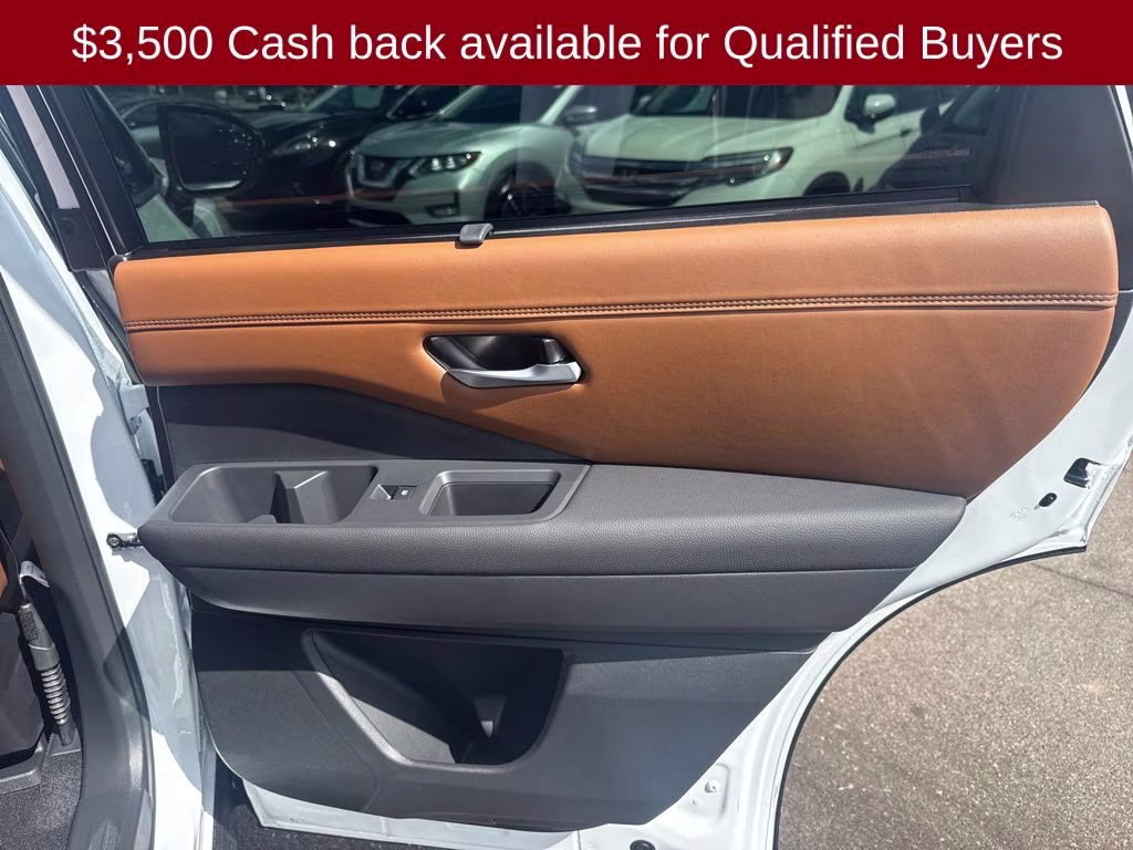 2026 Everest White Pearl Tricoat Nissan Pathfinder Platinum 4X4 SUV