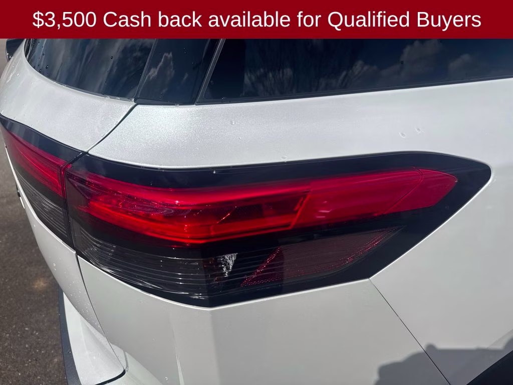 2026 Everest White Pearl Tricoat Nissan Pathfinder Platinum 4X4 SUV