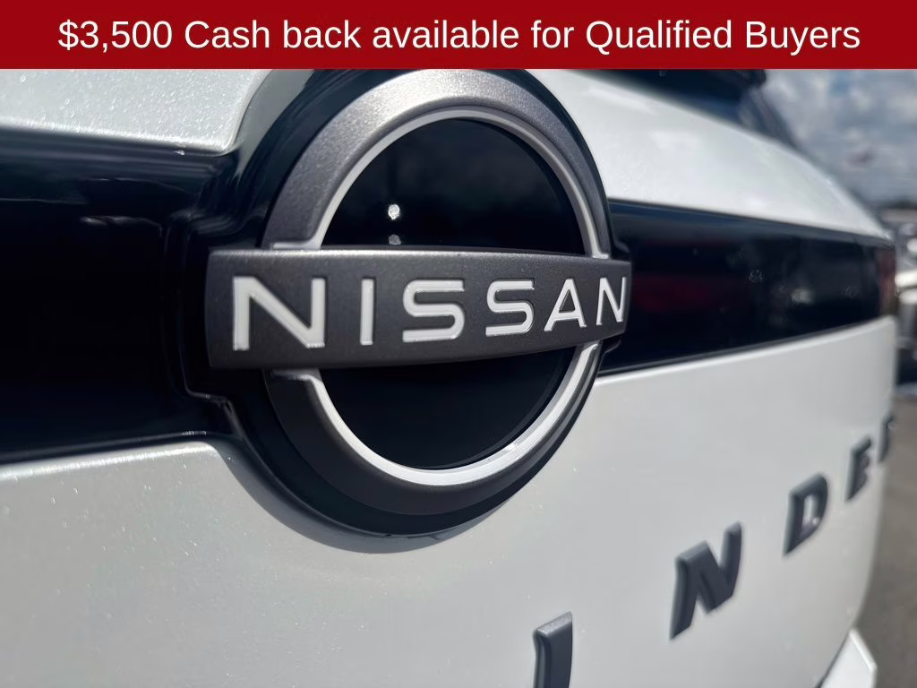 2026 Everest White Pearl Tricoat Nissan Pathfinder Platinum 4X4 SUV