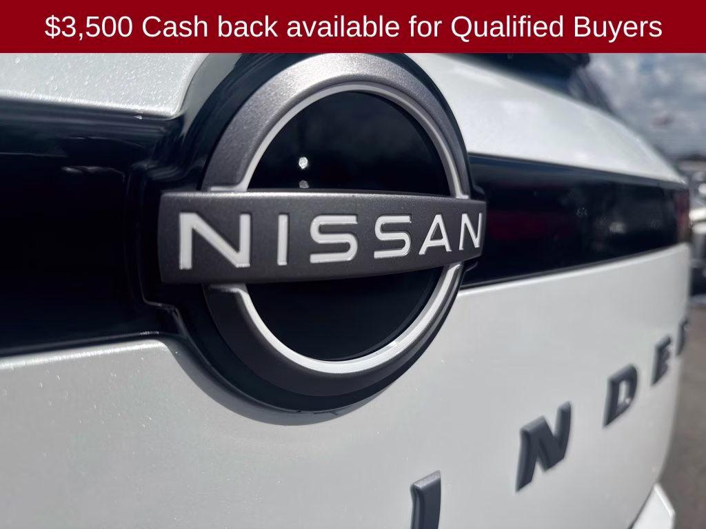 2026 Everest White Pearl Tricoat Nissan Pathfinder Platinum 4X4 SUV