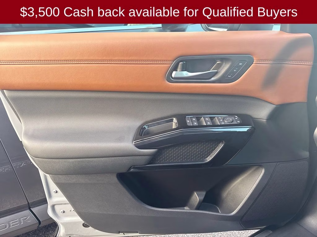 2026 Boulder Gray Pearl Nissan Pathfinder Platinum FWD SUV