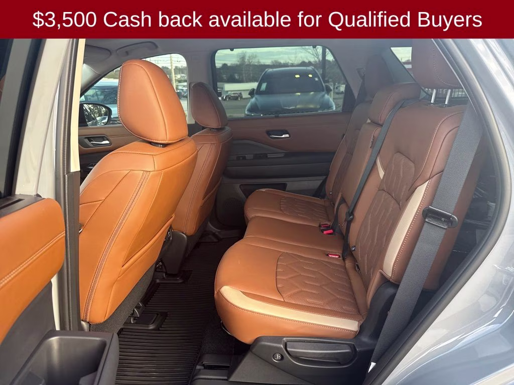 2026 Boulder Gray Pearl Nissan Pathfinder Platinum FWD SUV