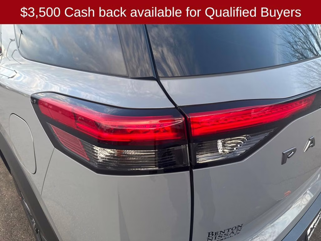 2026 Boulder Gray Pearl Nissan Pathfinder Platinum FWD SUV