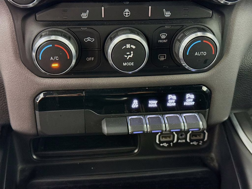 2022 Bright White Clearcoat Ram 1500 Big Horn/Lone Star 4X4 Truck