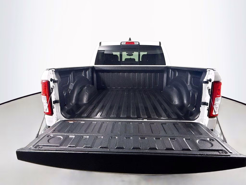 2022 Bright White Clearcoat Ram 1500 Big Horn/Lone Star 4X4 Truck