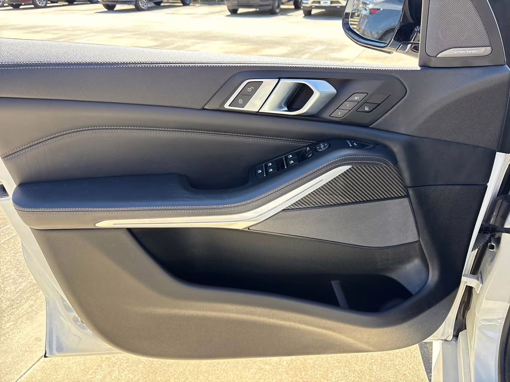 2022 Mineral White Metallic BMW X5 M50i AWD SUV