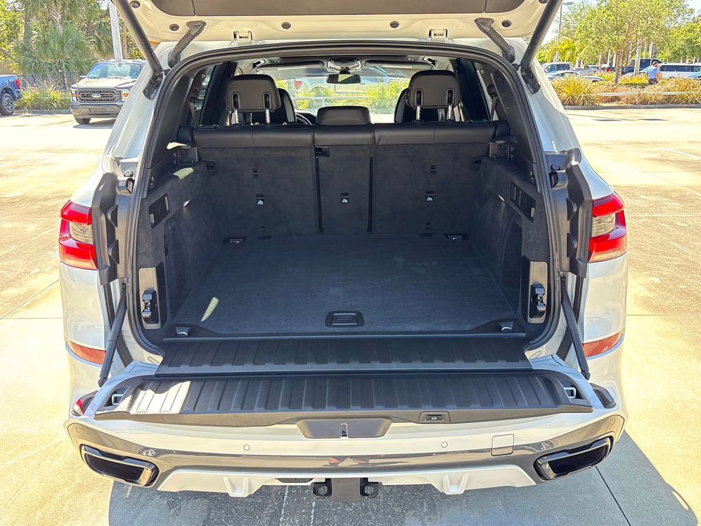 2022 Mineral White Metallic BMW X5 M50i AWD SUV