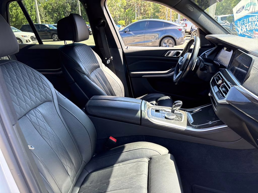 2022 Mineral White Metallic BMW X5 M50i AWD SUV