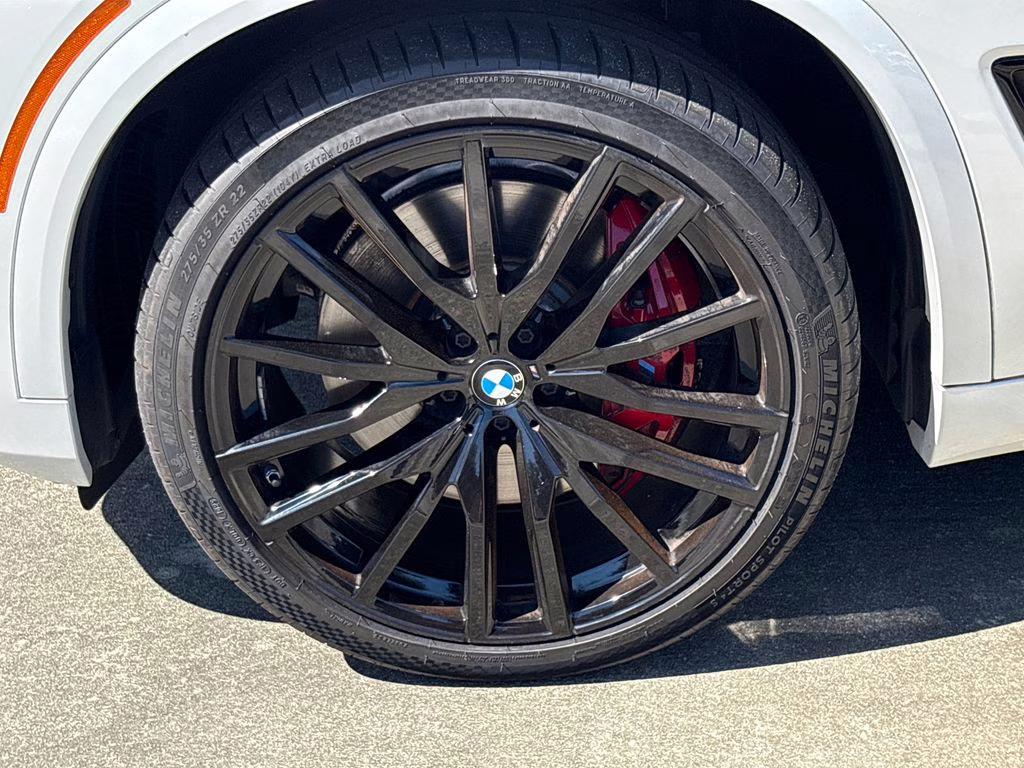 2022 Mineral White Metallic BMW X5 M50i AWD SUV