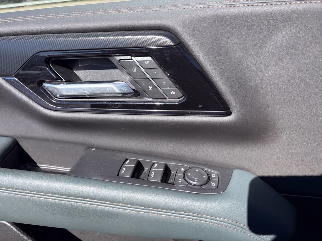 2025 Onyx Black GMC Yukon XL AT4 w/Dual Pano Roof 4X4 SUV