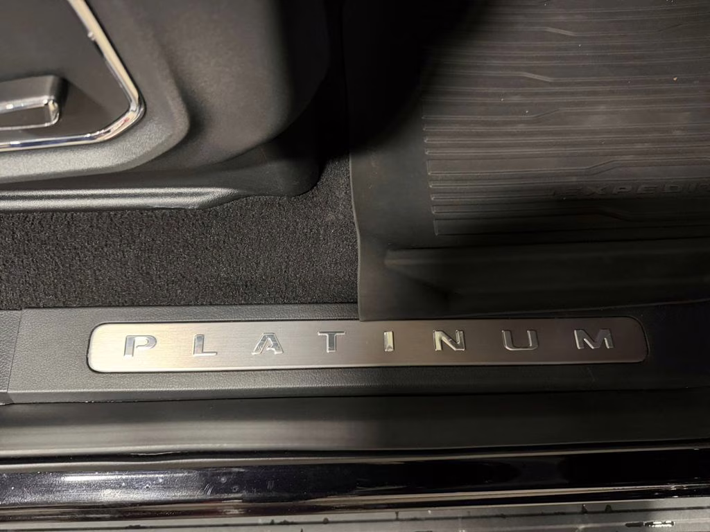 2024 Black Ford Expedition Max Platinum w/ Bluecruise & Heavy Duty Tow Pkg 4X4 SUV