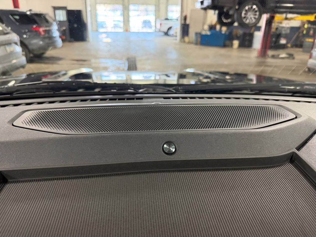 2024 Black Ford Expedition Max Platinum w/ Bluecruise & Heavy Duty Tow Pkg 4X4 SUV