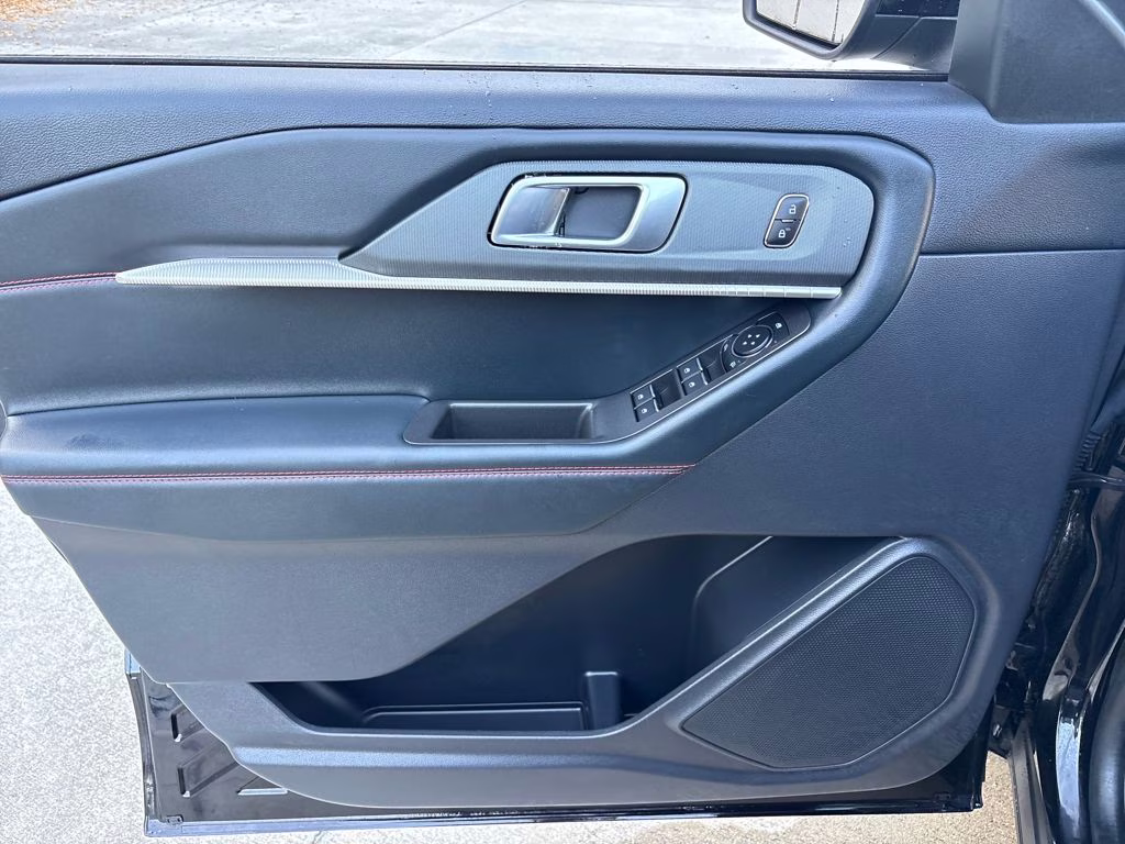2025 Black Metallic Ford Explorer ST-Line RWD SUV