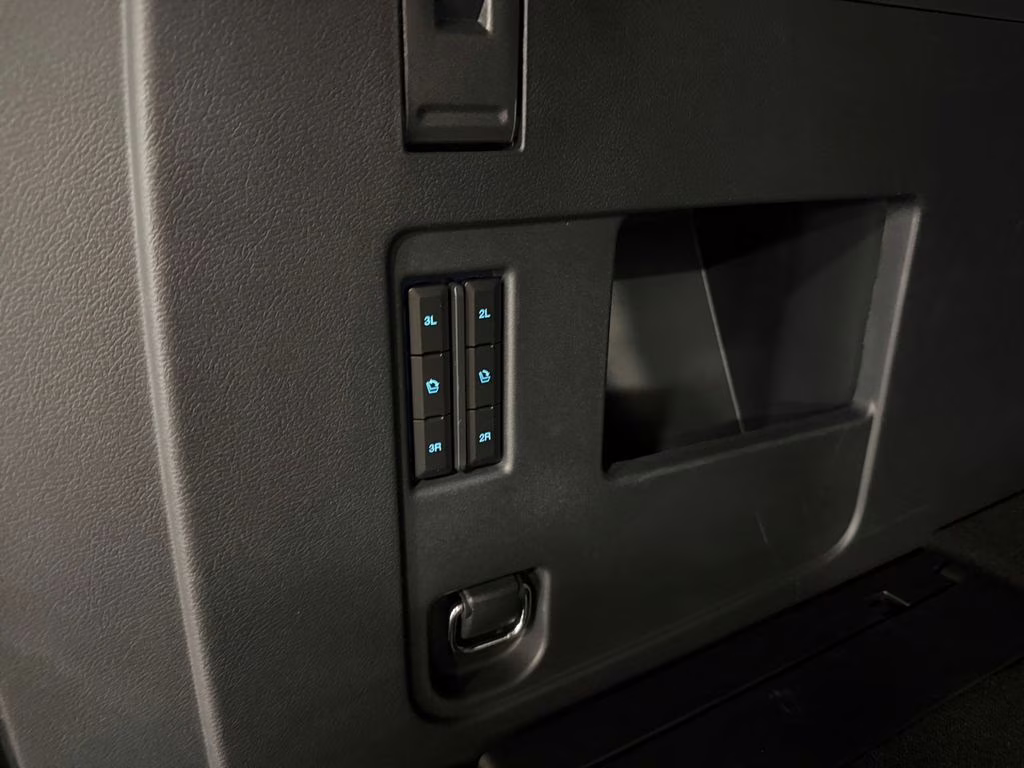 2024 Black Ford Expedition Max Platinum w/ Bluecruise & Heavy Duty Tow Pkg 4X4 SUV