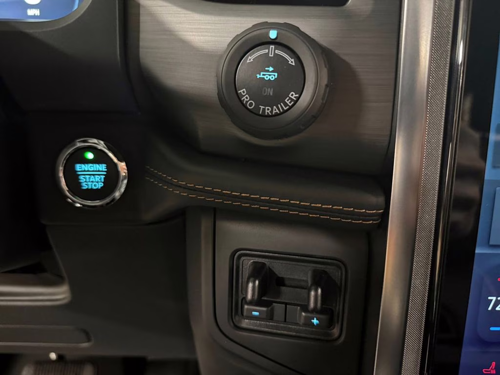 2024 Black Ford Expedition Max Platinum w/ Bluecruise & Heavy Duty Tow Pkg 4X4 SUV