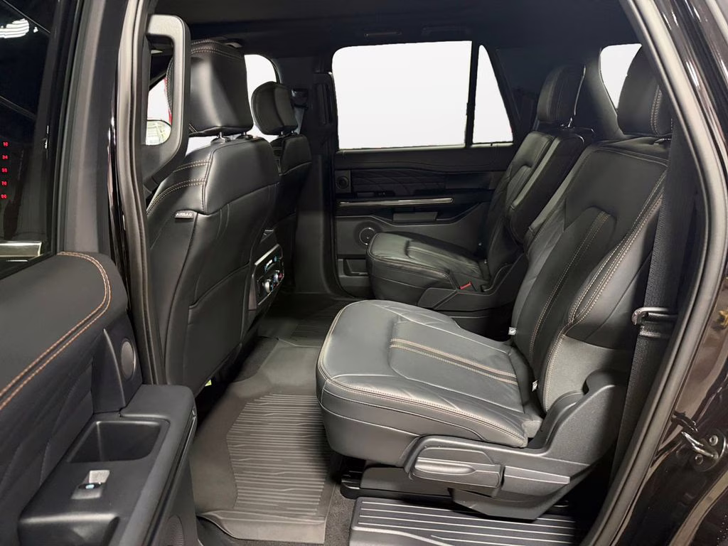 2024 Black Ford Expedition Max Platinum w/ Bluecruise & Heavy Duty Tow Pkg 4X4 SUV