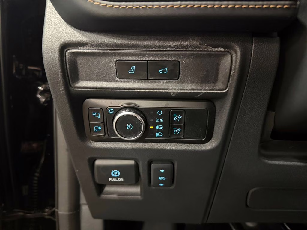 2024 Black Ford Expedition Max Platinum w/ Bluecruise & Heavy Duty Tow Pkg 4X4 SUV