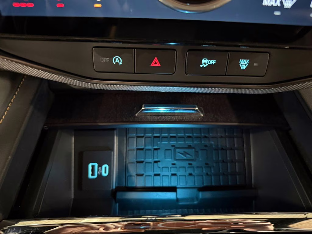 2024 Black Ford Expedition Max Platinum w/ Bluecruise & Heavy Duty Tow Pkg 4X4 SUV