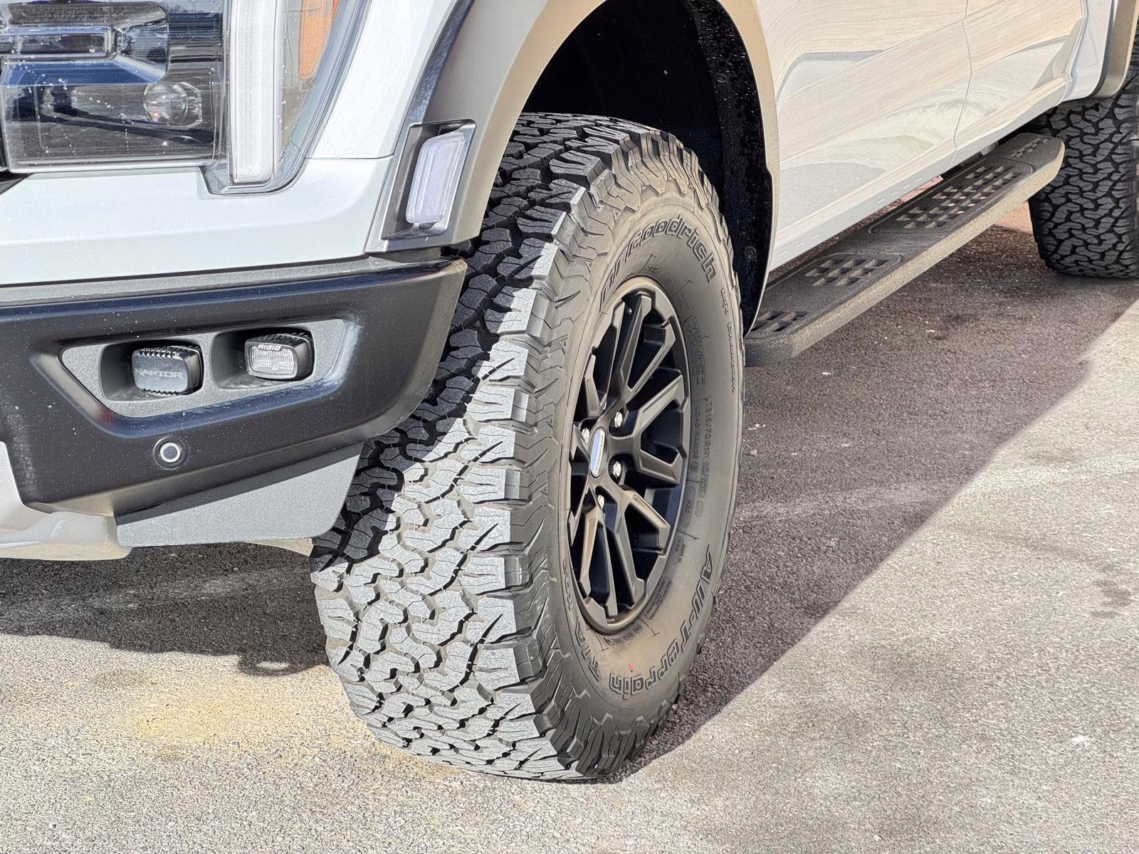 2025 Space White Ford F-150 Raptor 4X4 Truck