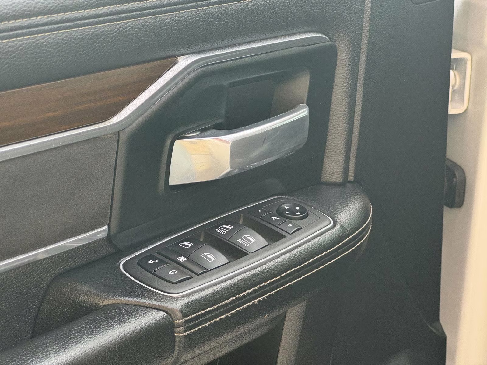 2022 Bright White Clearcoat Ram 2500 Laramie 4X4 Truck