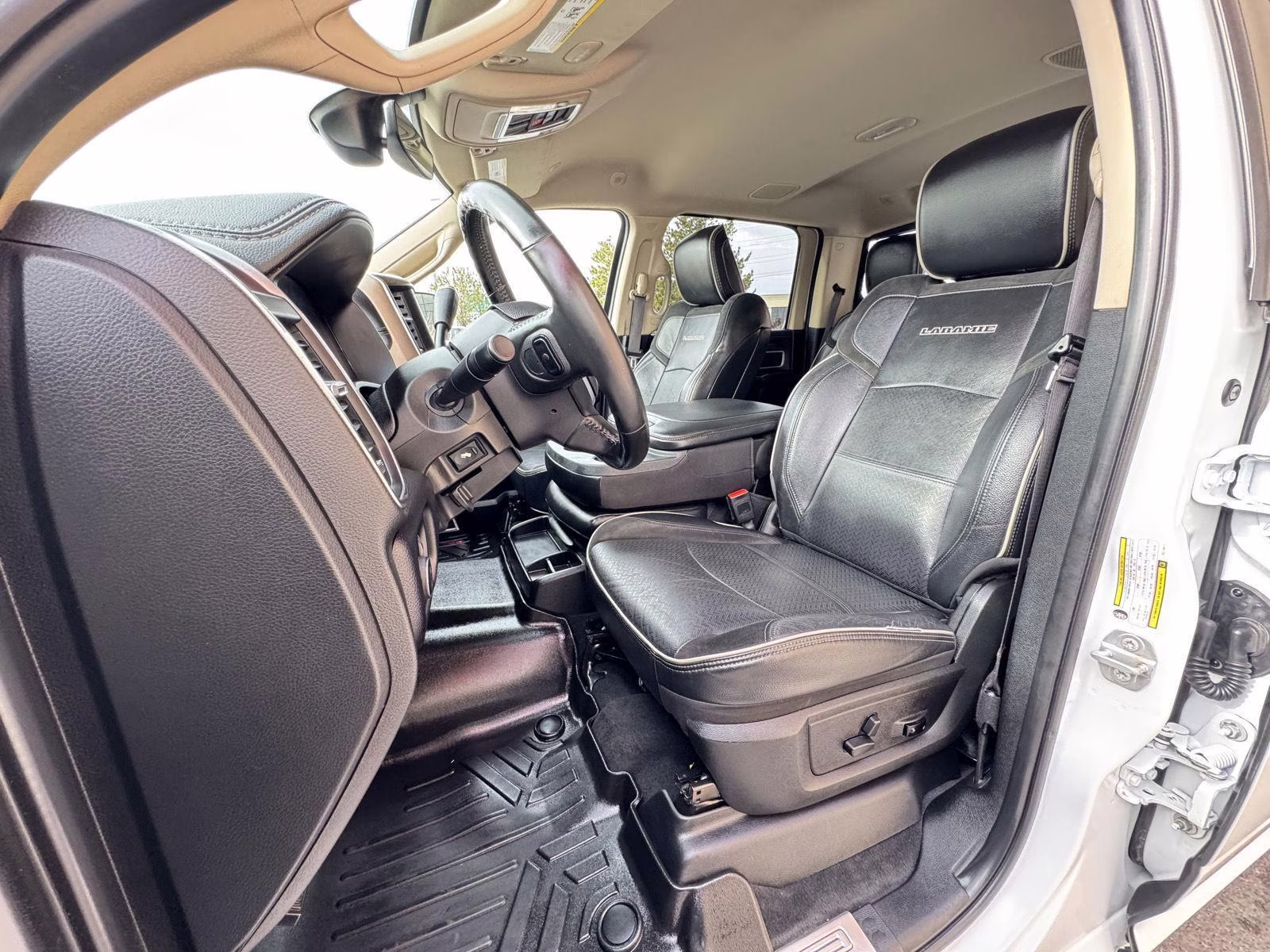 2022 Bright White Clearcoat Ram 2500 Laramie 4X4 Truck