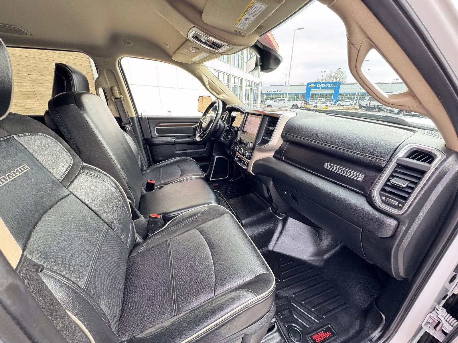 2022 Bright White Clearcoat Ram 2500 Laramie 4X4 Truck