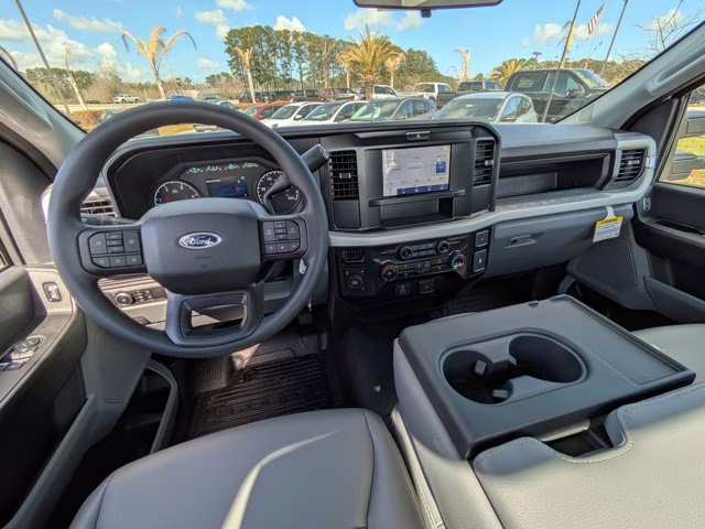 2026 Oxford White Ford Super Duty F-450 DRW XL 4X4 Truck