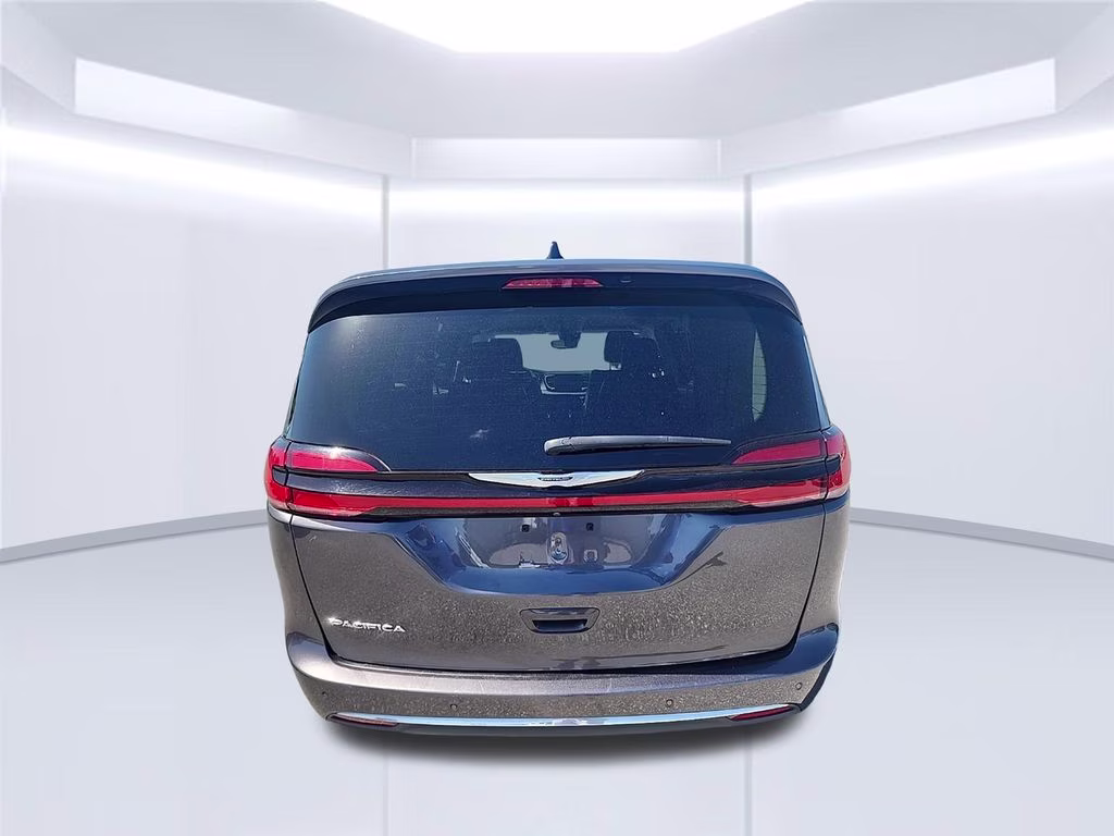 2023 Granite Crystal Metallic Clearcoat Chrysler Pacifica Touring L FWD Van