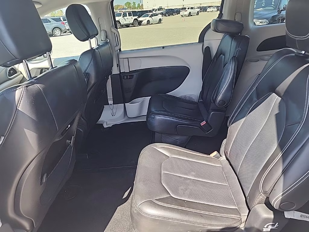 2023 Bright White Clearcoat Chrysler Pacifica Touring L FWD Van