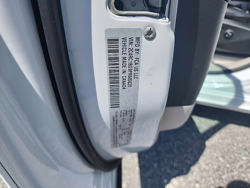 2023 Bright White Clearcoat Chrysler Pacifica Touring L FWD Van