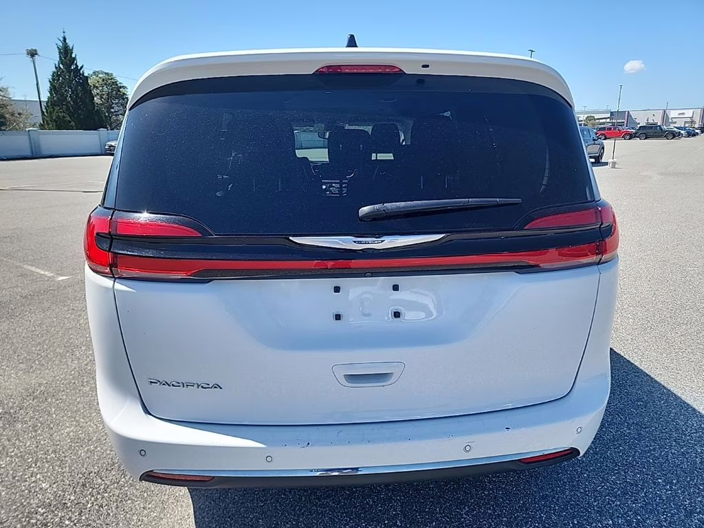 2023 Bright White Clearcoat Chrysler Pacifica Touring L FWD Van
