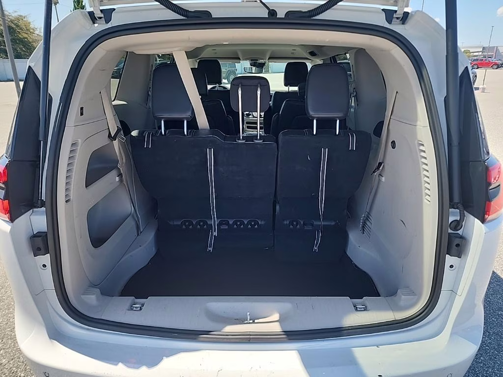 2023 Bright White Clearcoat Chrysler Pacifica Touring L FWD Van