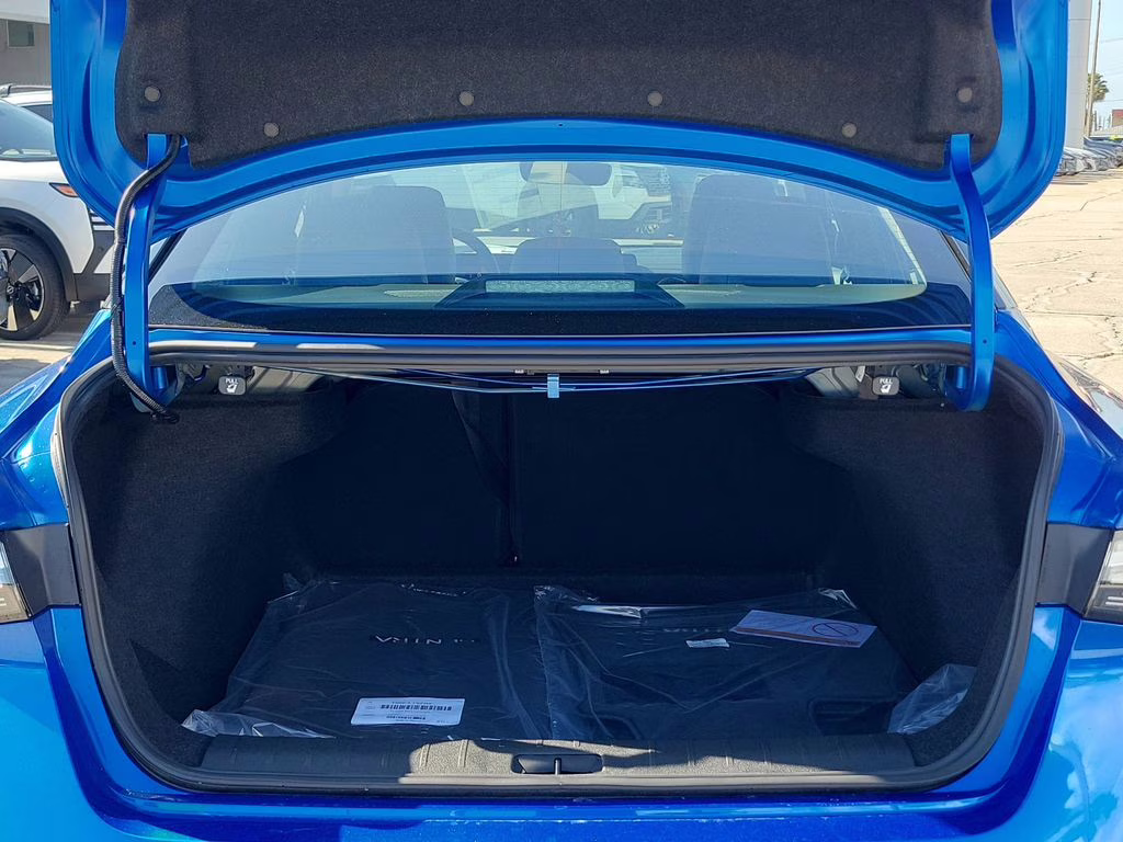 2026 Bluestone Pearl/Super Blk Nissan Sentra SR FWD Sedan