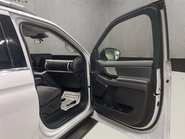 2025 Space Silver Metallic Ford Expedition Active 4X4 SUV