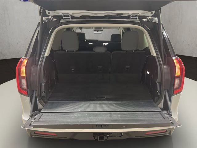 2025 Space Silver Metallic Ford Expedition Active 4X4 SUV