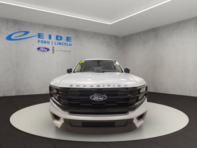 2025 Space Silver Metallic Ford Expedition Active 4X4 SUV