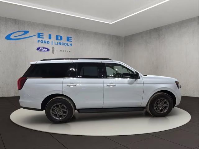 2025 Space Silver Metallic Ford Expedition Active 4X4 SUV