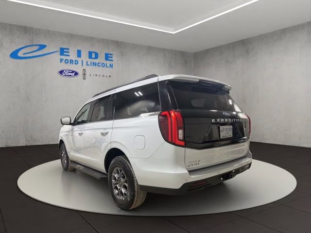 2025 Space Silver Metallic Ford Expedition Active 4X4 SUV