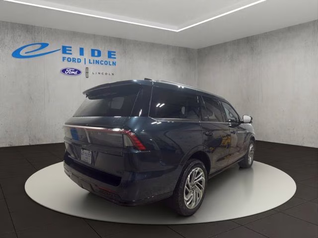 2025 Flight Blue Metallic Clearcoat Lincoln Navigator Reserve 4X4 SUV