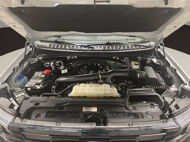 2025 Space Silver Metallic Ford Expedition Active 4X4 SUV