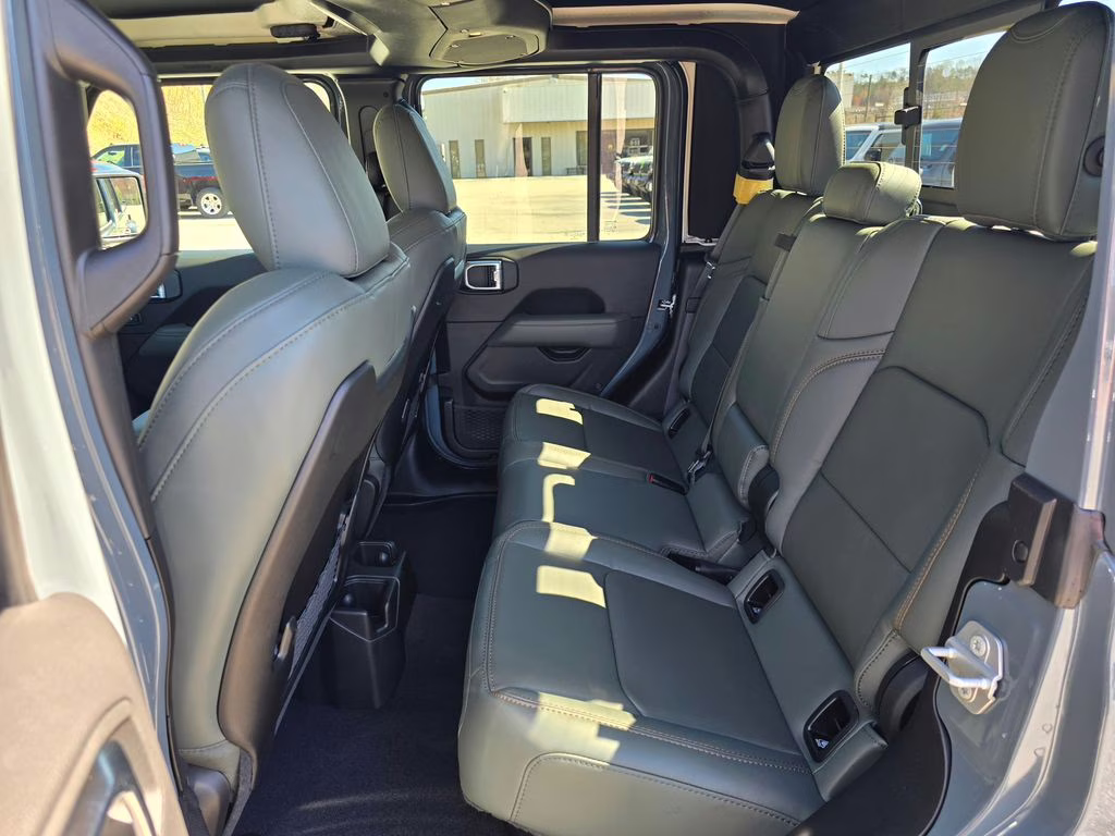 2026 Anvil Clearcoat Jeep Gladiator Mojave 4X4 Truck